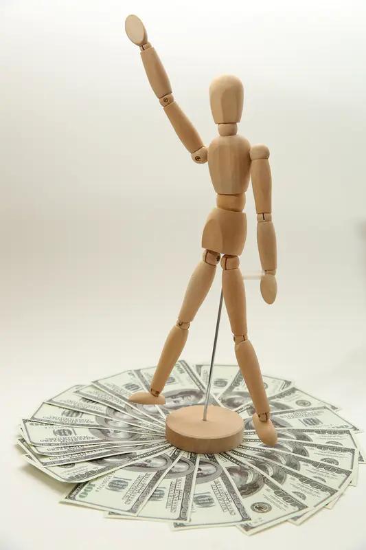 农村发展缺的可不是单一因素，而是多方面的综合制约。首先是人才，城市化让大量年轻人