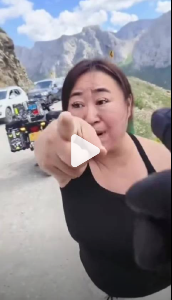 奔驰女车主这么嚣张跋扈的态度，有点血性的男人都不会接受调解