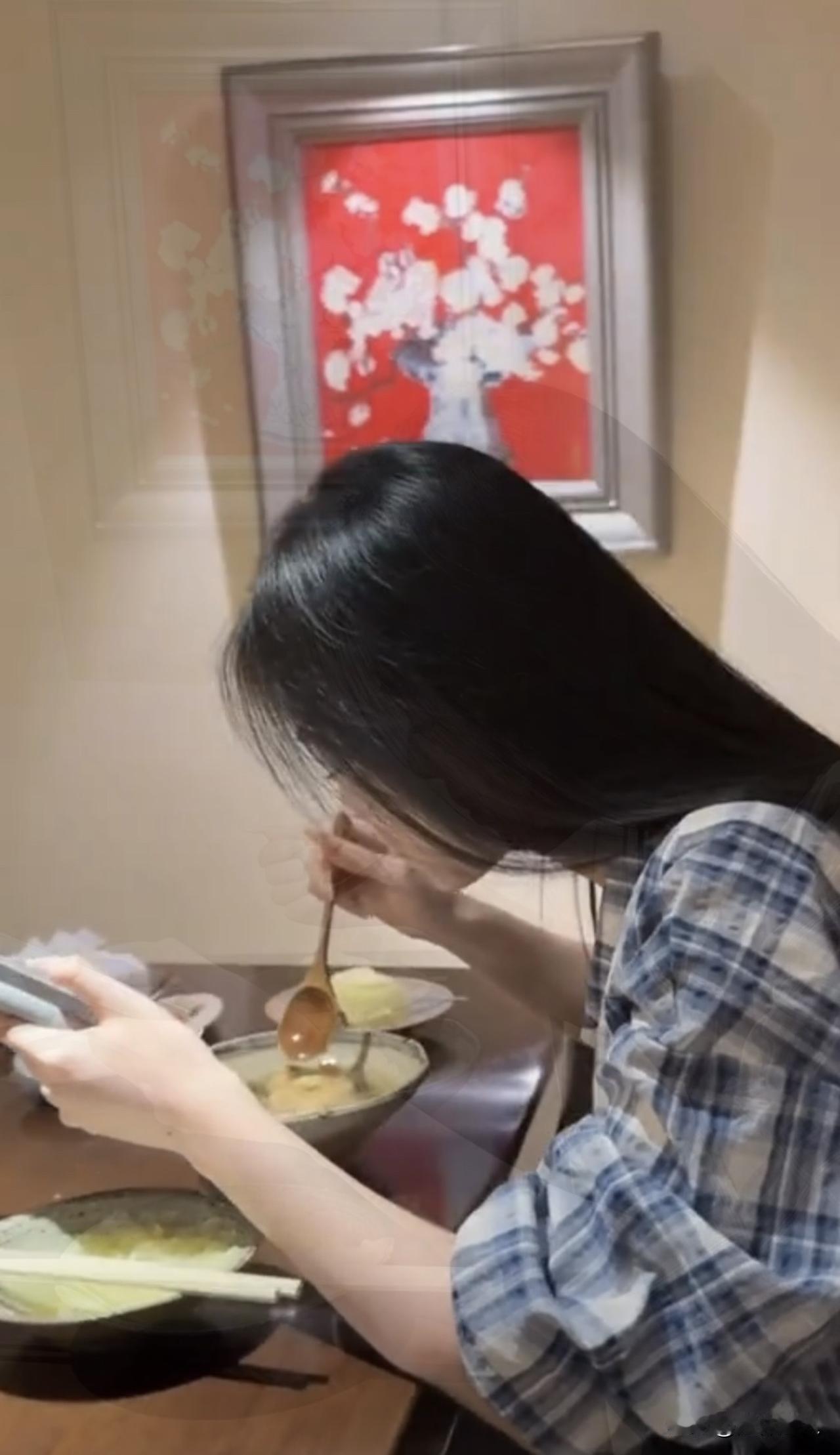 建设法治国家；必须要消除特权。特权不倒，法治不立！特权是法治最大的敌人，