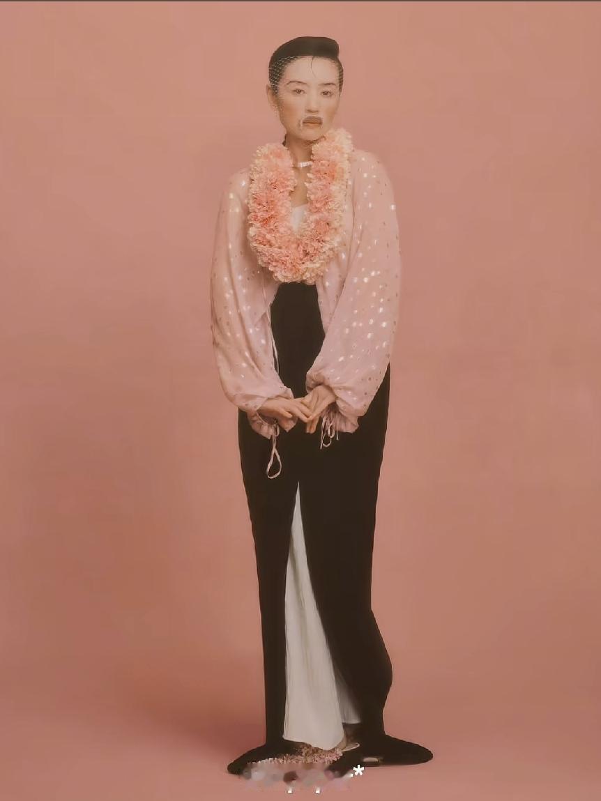 我不敢相信这是董洁！这个活儿是必须接吗？不至于弄这么雷霆的造型吧……难道是因为年