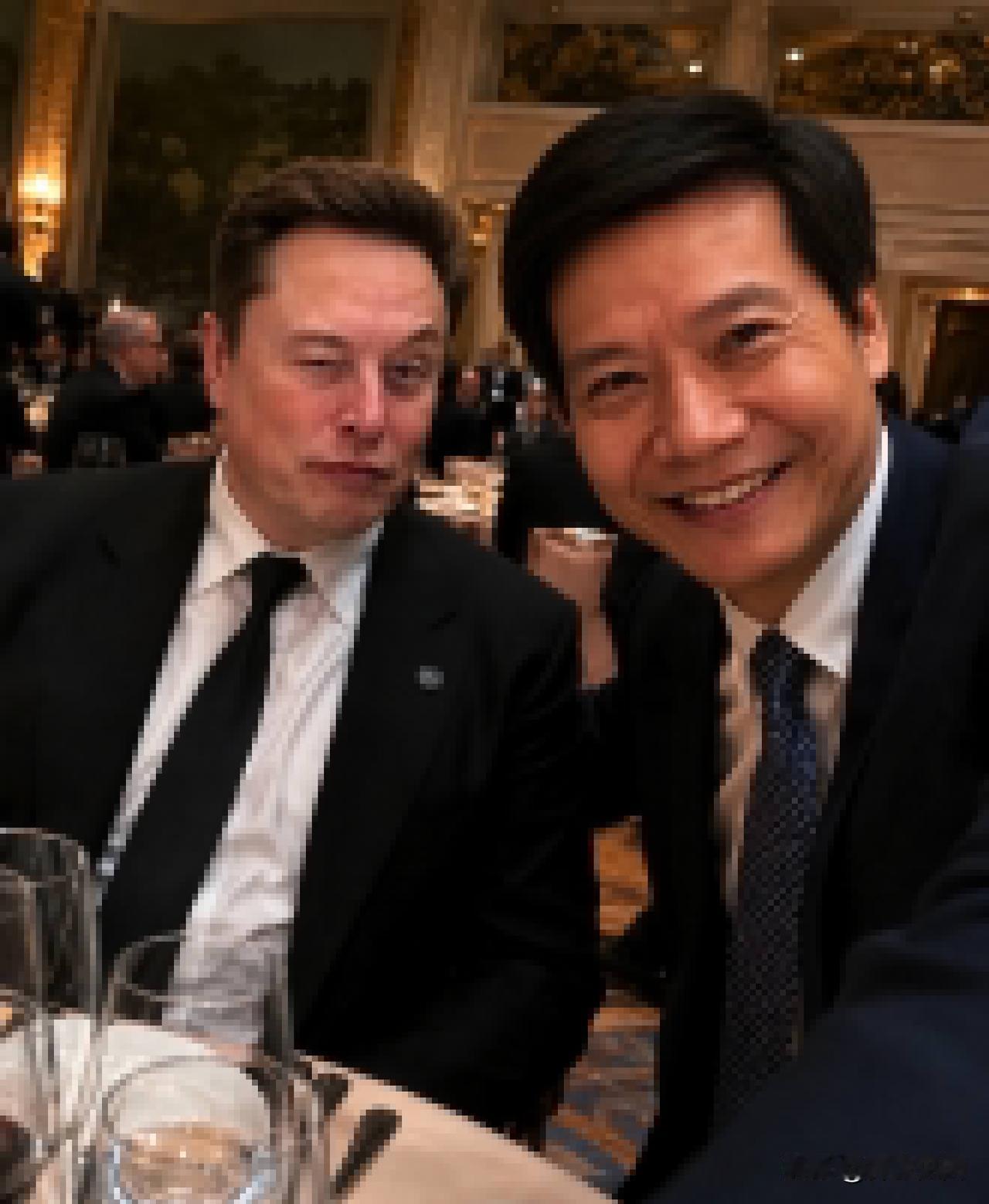 马斯克刚刚转发雷军与自己的合照马斯克刚刚转发了一张由狗狗币设计师po出的雷军