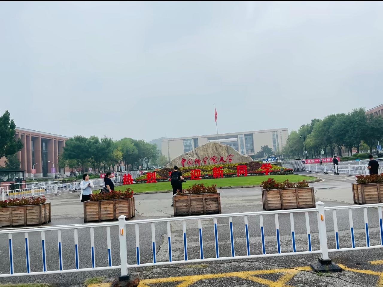这大概是在北京花的钱最少，住的最好的单间了，但是附加条件一般人达不到。看到了