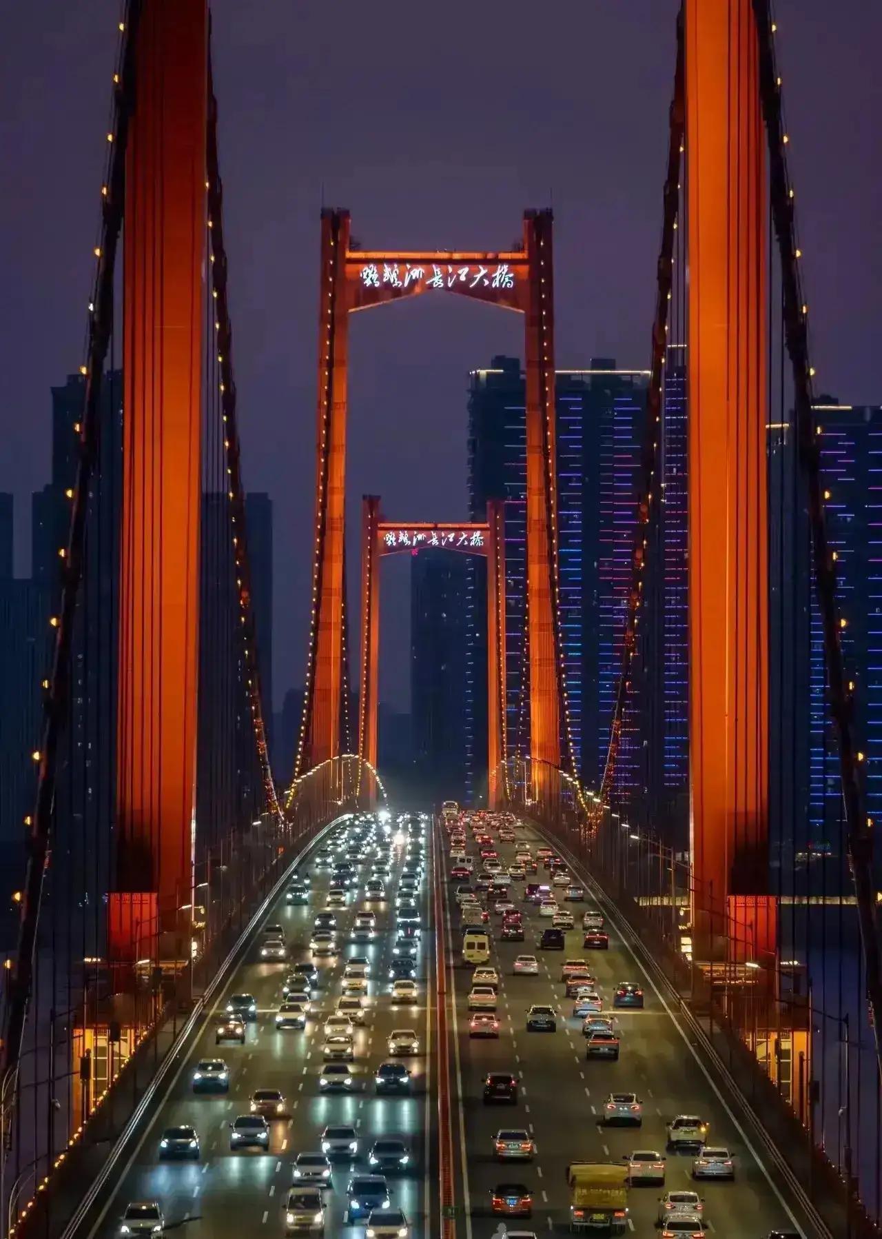 这就是赤裸裸的现实，2025年中国大陆城市城建水平排名：第一名：上海，国际化大