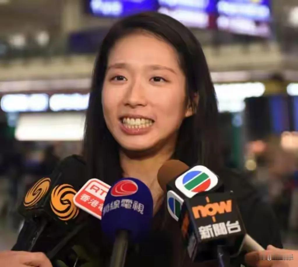 近期一则动态，将31岁江旻憓推至舆论焦点，也引发“霍启山配不上她”的讨论。江旻憓