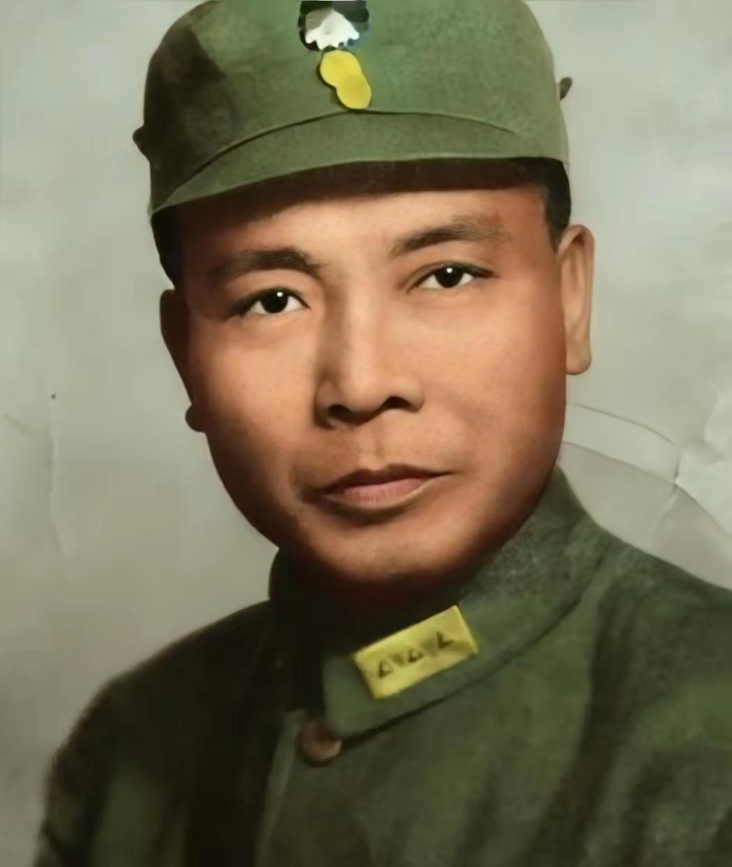 1949年，汤恩伯卷着细软跑路去台湾，两房太太全带上，唯独扔下糟糠之妻马阿谦。