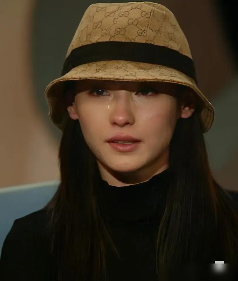 张柏芝在法庭上，真的给所有人上了一课！那天是她在庭上当证人的场景，人坐在