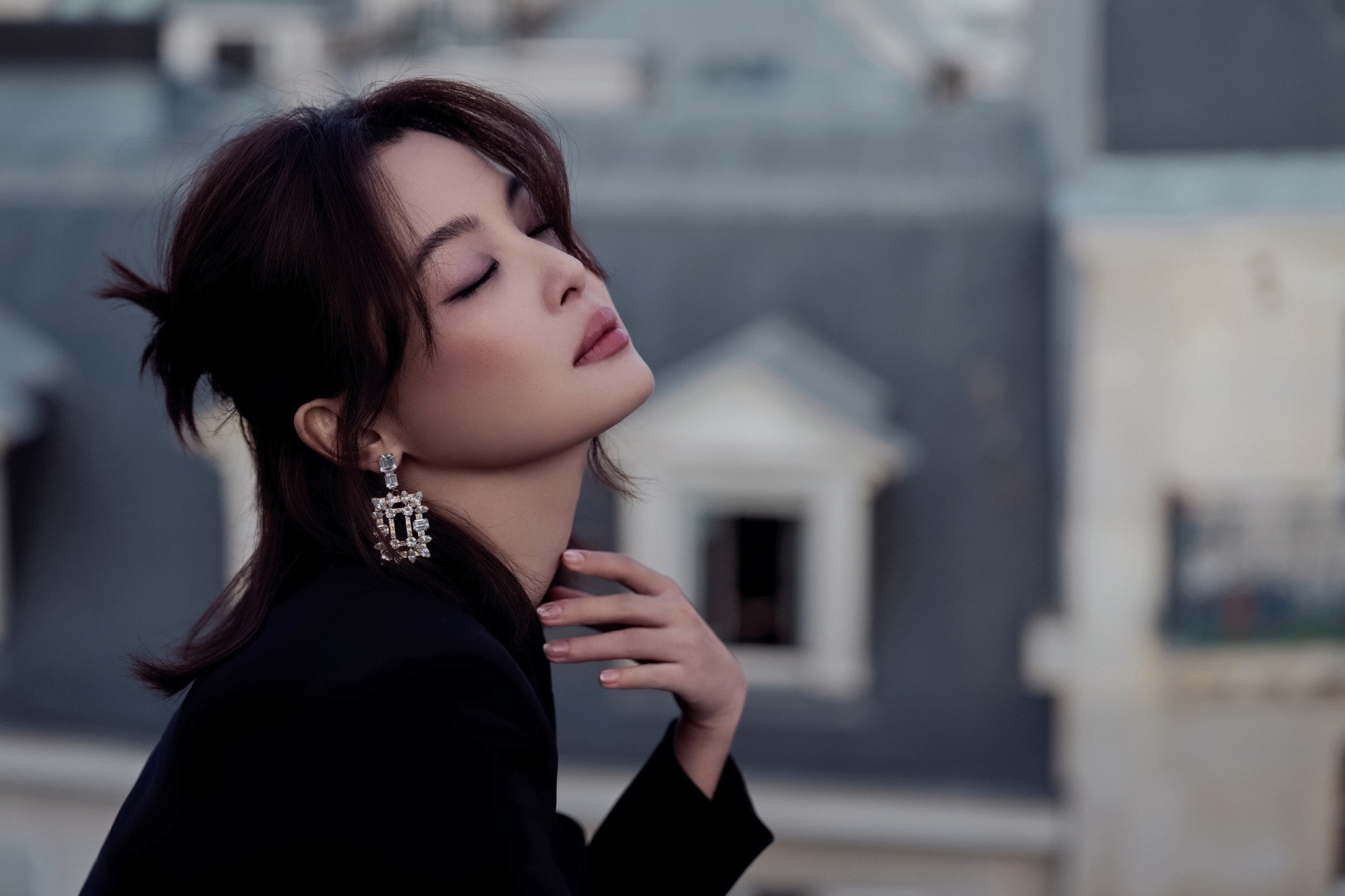 辛芷蕾RV大秀出图，电影脸怎么拍都有故事感！