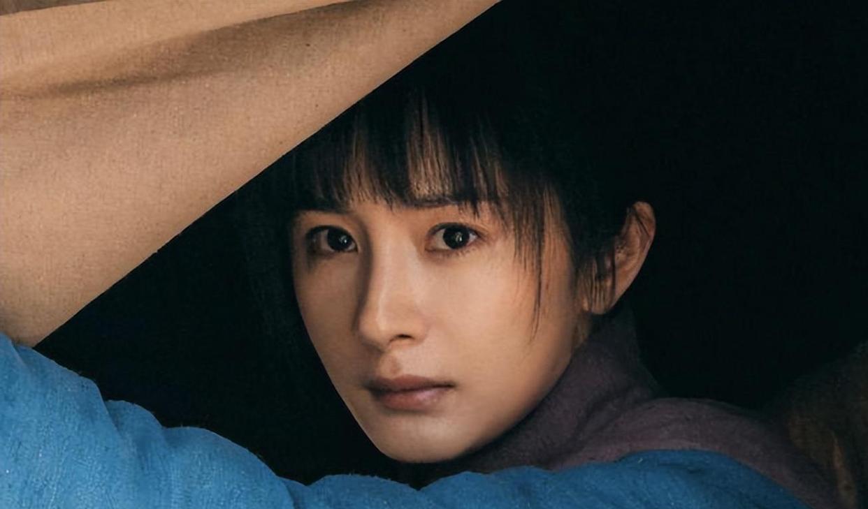 《生万物》大结局：铁头晚年哭坟忏悔，宁可玉抱仇人跳井，三个牺牲品写透人性暗面。剧