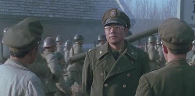 1948年10月，廖耀湘让宪兵枪毙作战不力的师长戴海容。戴海容看到宪兵后，命令卫