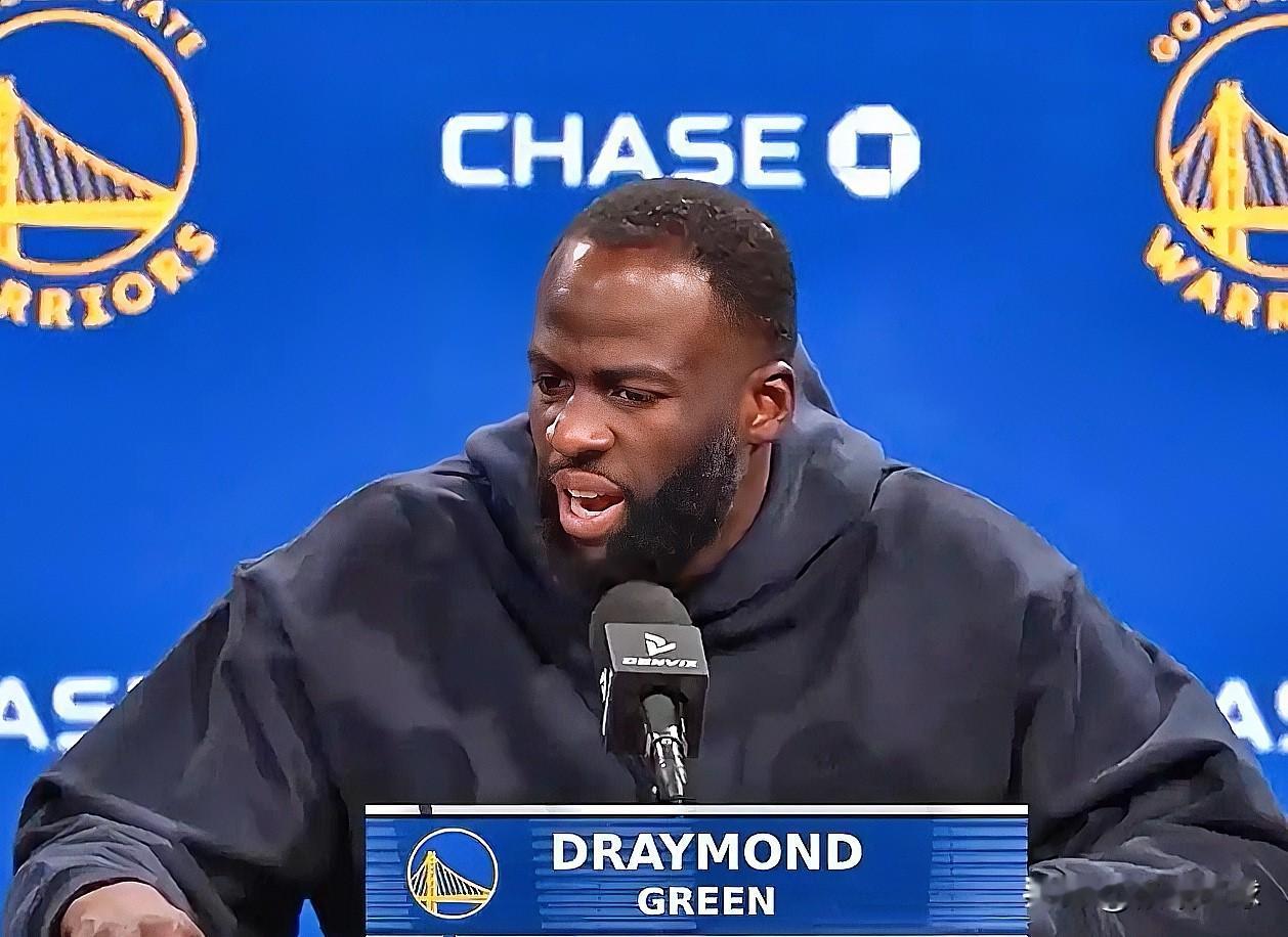 勇士恶汉格林终于低头了！今日，科尔在队内训练后接受了媒体采访。当记者再次问到