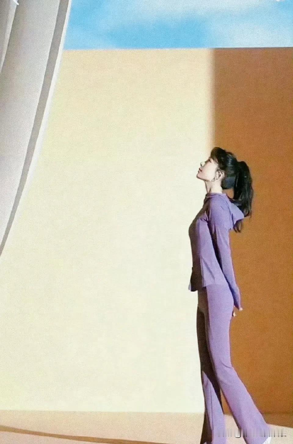 杨紫瘦了上热搜，杨紫是易胖体质，她能瘦成这样多亏了她自律会管理身材，请了团队严格