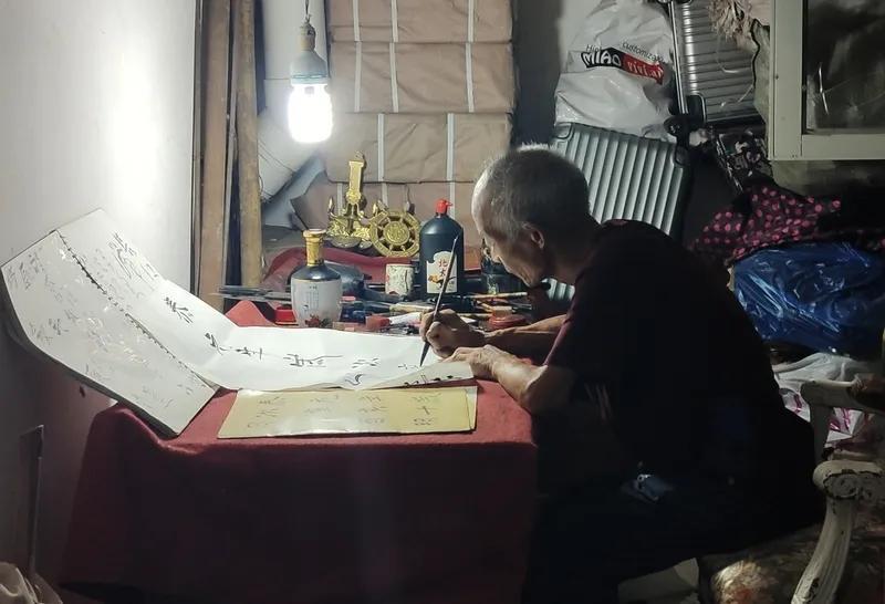 职称越高的教师，在教师交流活动时，越容易被交流出去。先看看笔者认识的几个副高级
