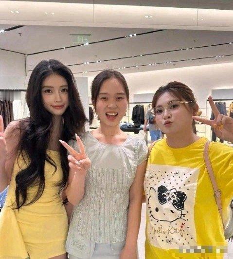 网红现实中的脸。。