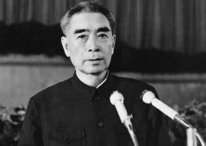 1964年，在核试验前夕的一次重要会议上，上将张爱萍中途告假离开，这时周总理却突