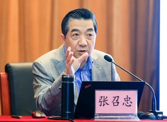 🔮局座神预言：特朗普8年把美国干成老二？当年张召忠一句"特朗普干满8年，