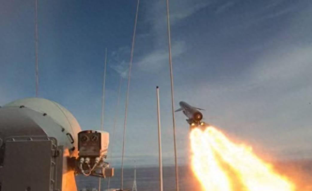 俄军疑锁定北约将领，毫不犹豫发射：1000万美元天价锆石高超导弹。 一枚导弹