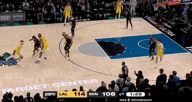 NBA出具昨天湖人vs森林狼的裁判报告：1.最后1分47秒，麦克丹尼尔斯对里夫斯