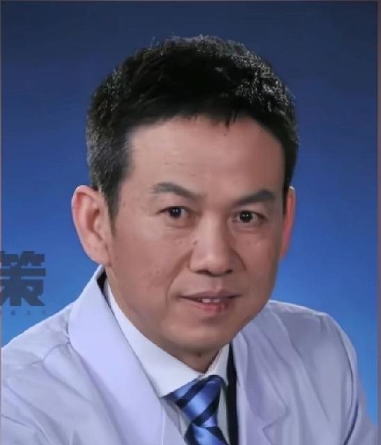 王行环，担任武汉雷神山医院院长，其实从投入使用到关闭，也就2个月时间，可是抗疫非