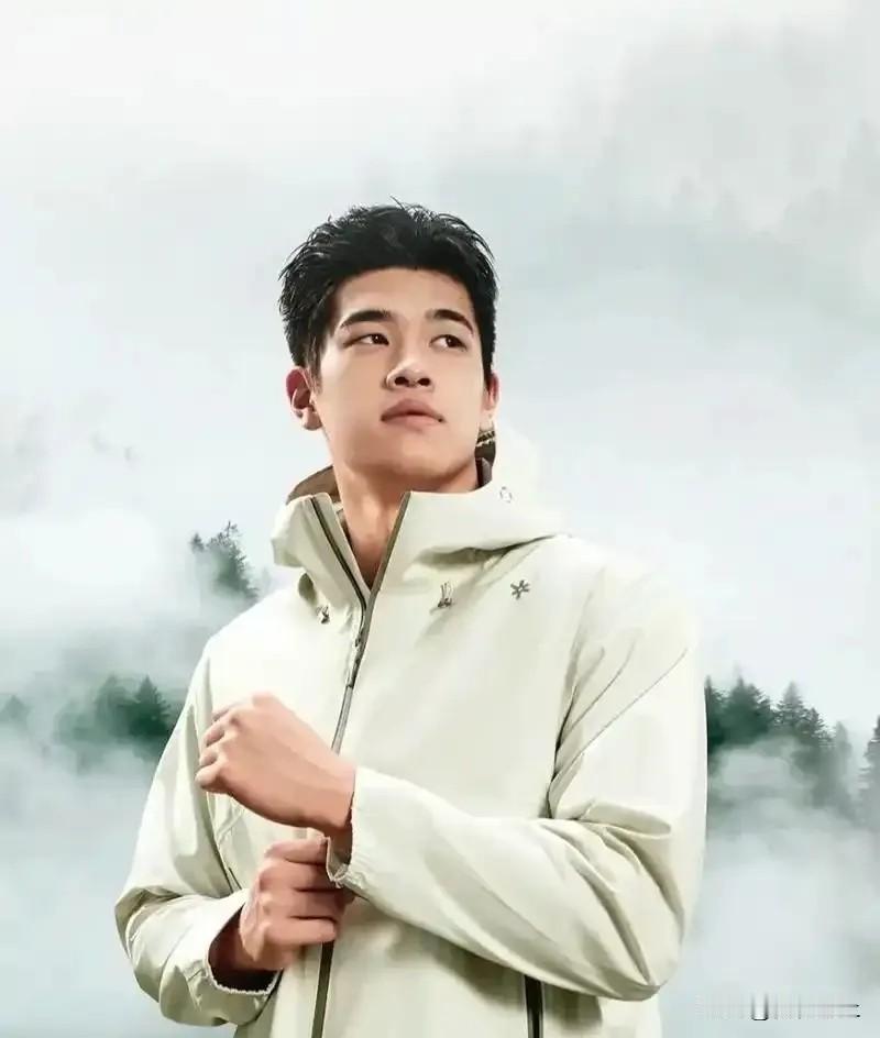 我问闺蜜，潘展乐最近不咋接代言，是比赛输了没人找吗？闺蜜说，哪能啊，巴黎奥运