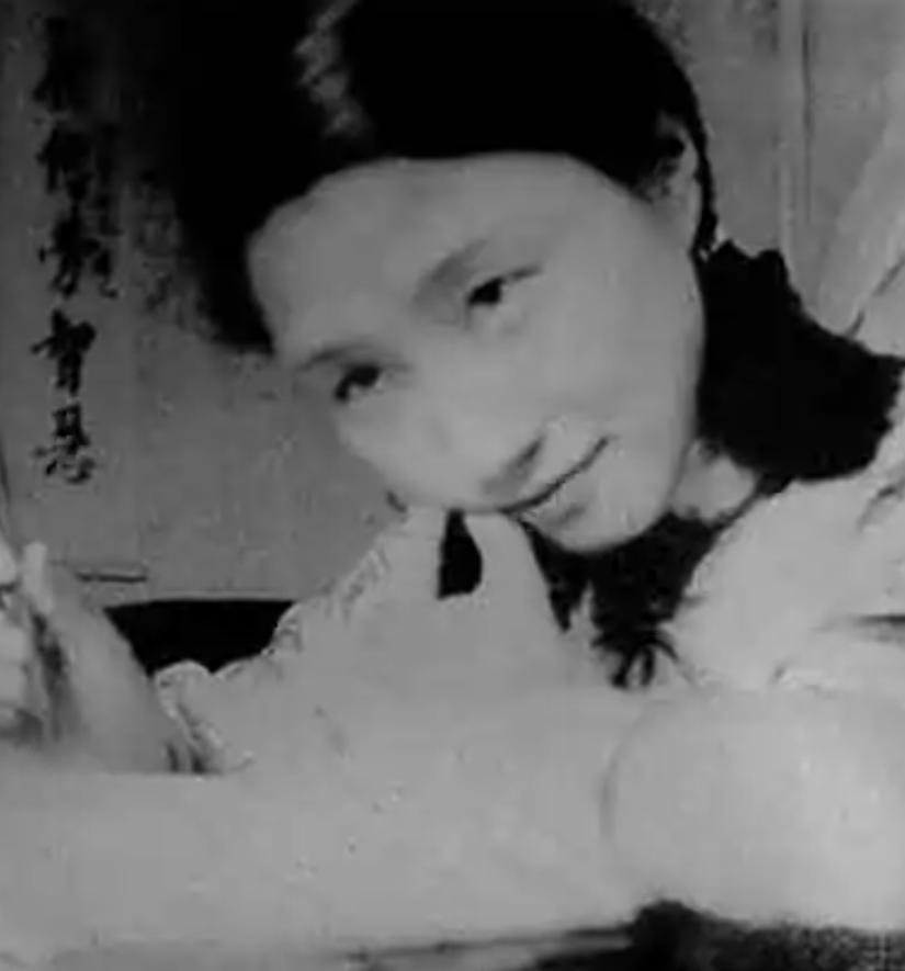 从北平名媛到沪上“作精”，陆小曼的悲剧，仅仅是自作自受吗？她曾是北平社交场最耀