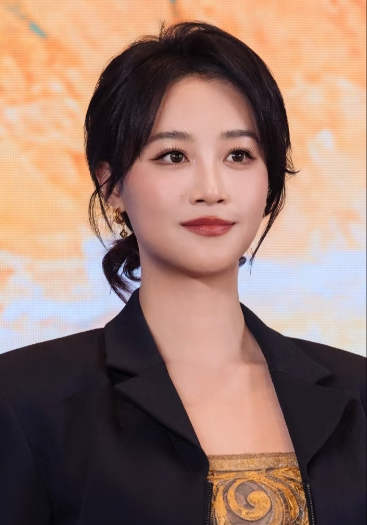 1.王鸥的前任找到了新的富婆，当然不再继续纠缠，也不给抚养费，让她自己想办法照顾