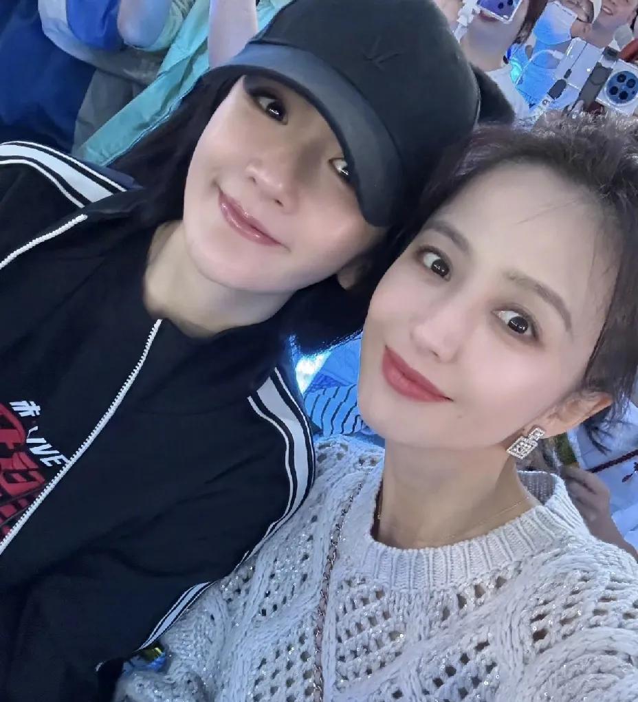 谢娜，激动发文！5月11日中午，谢娜在社交平台激动发文，不过这次可不是因为母