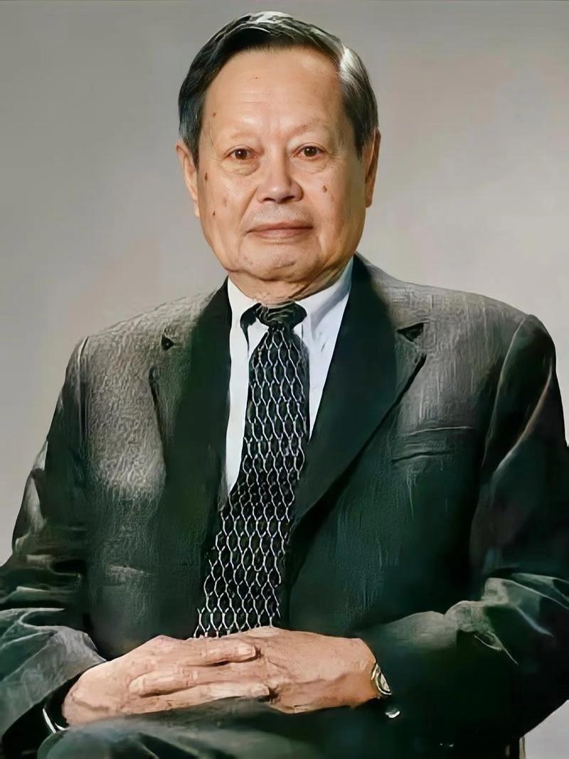 他曾被误解半生当年为什么不回国？这个问题被问了半辈子。其实道理很简单：他搞的