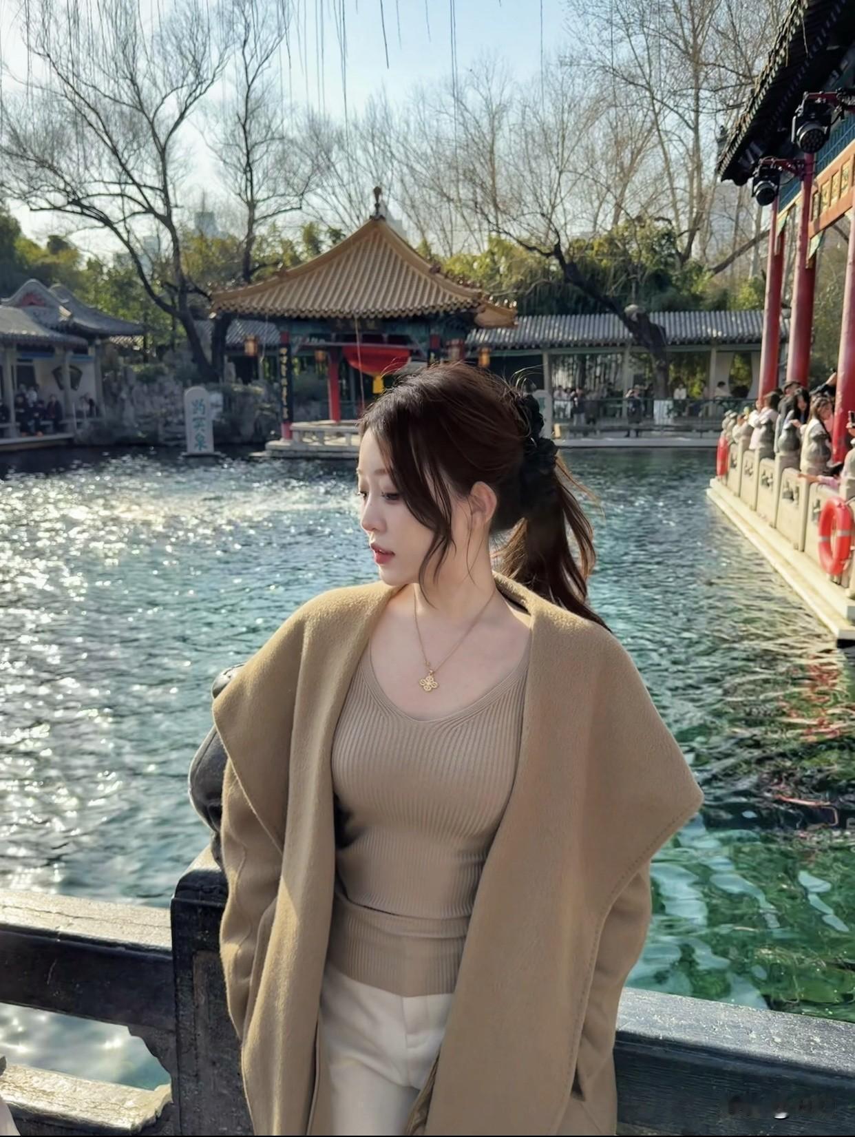 一个女人的外貌重要吗好的外貌需搭配好的品德才有价值。