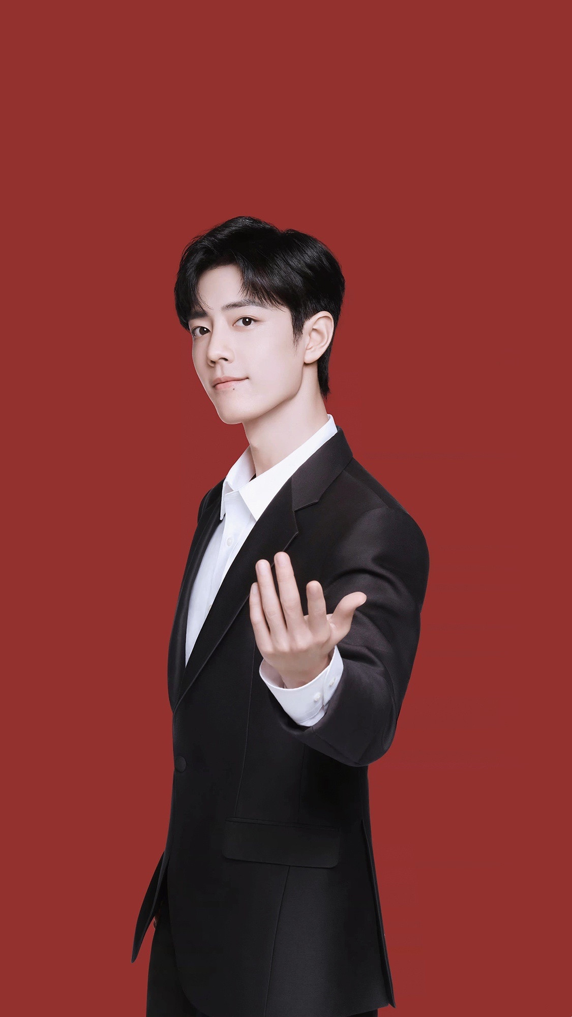 站姐发的早期肖战五官周正，气质沉稳，帅得正派又耐看。肖战提名亚洲艺术电影节最佳男