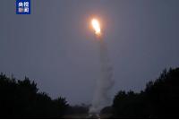 朝鲜终于出手了！金正恩亲自现身，一枚导弹砸向了日本海。 来自朝鲜官媒的最新消