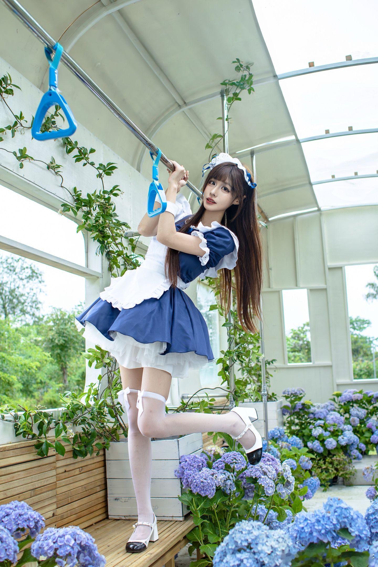 花丛里的小仙女~