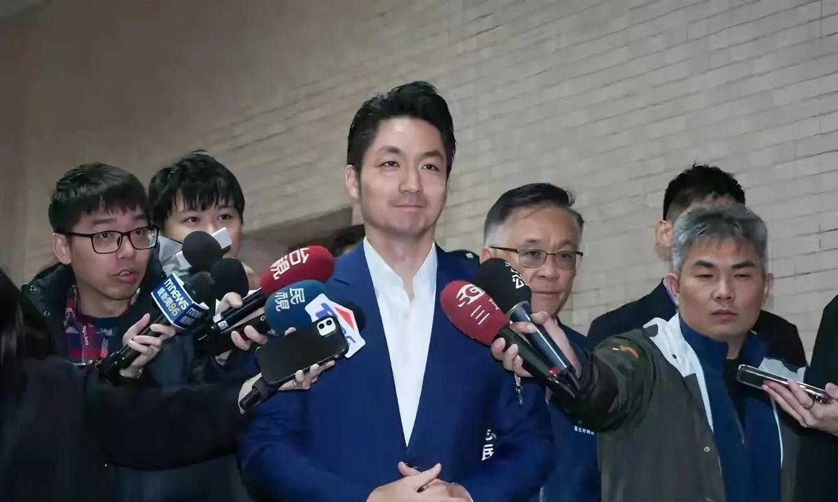 距离台北市长选举投票不足50天，选情出现明显变化。民进党参选人沈伯洋凭借所谓