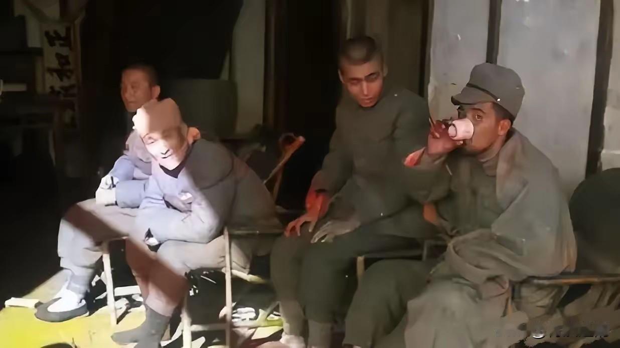 中国优待日军俘虏，日寇却肆意杀害中国战俘，甚至将中国战俘砍头，尸首挂在城墙上示威