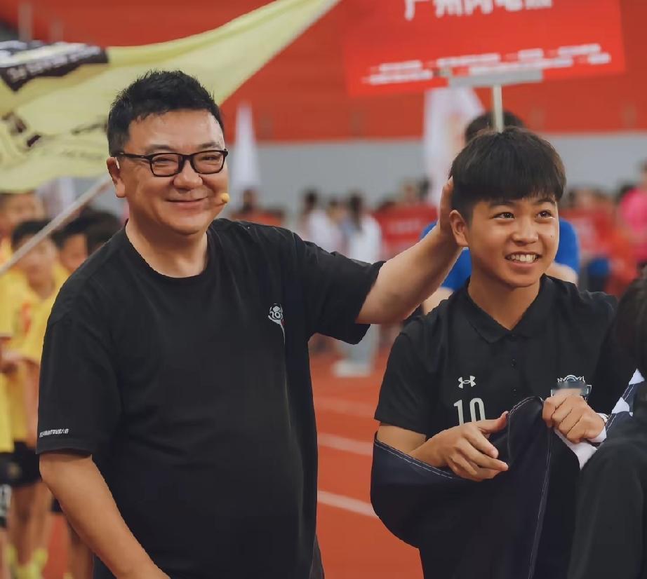 为什么09这帮孩子，看上去有些不一样，是因为董路的不一样。董路