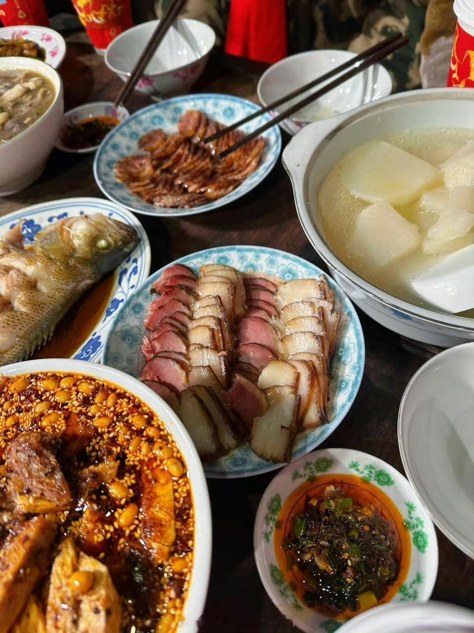 手机里最舍不得删的年味照真恨不得拿1tb装下这些舍不得删掉的年味照，它算不上精美