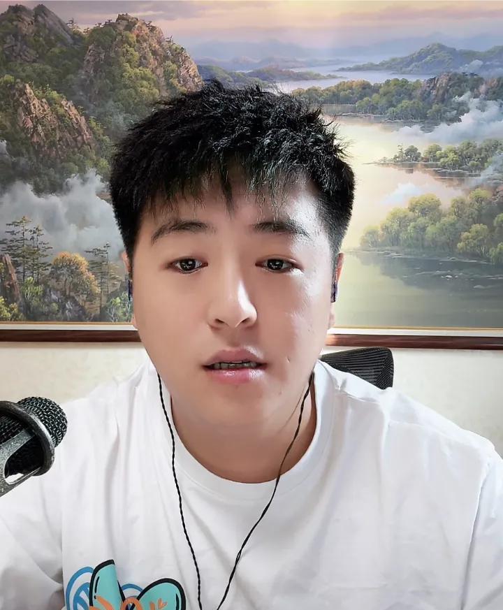 张伦巴矢口否认与金果子的聊天记录！我要真跟她聊的话，会放吗？那个东西我二二年