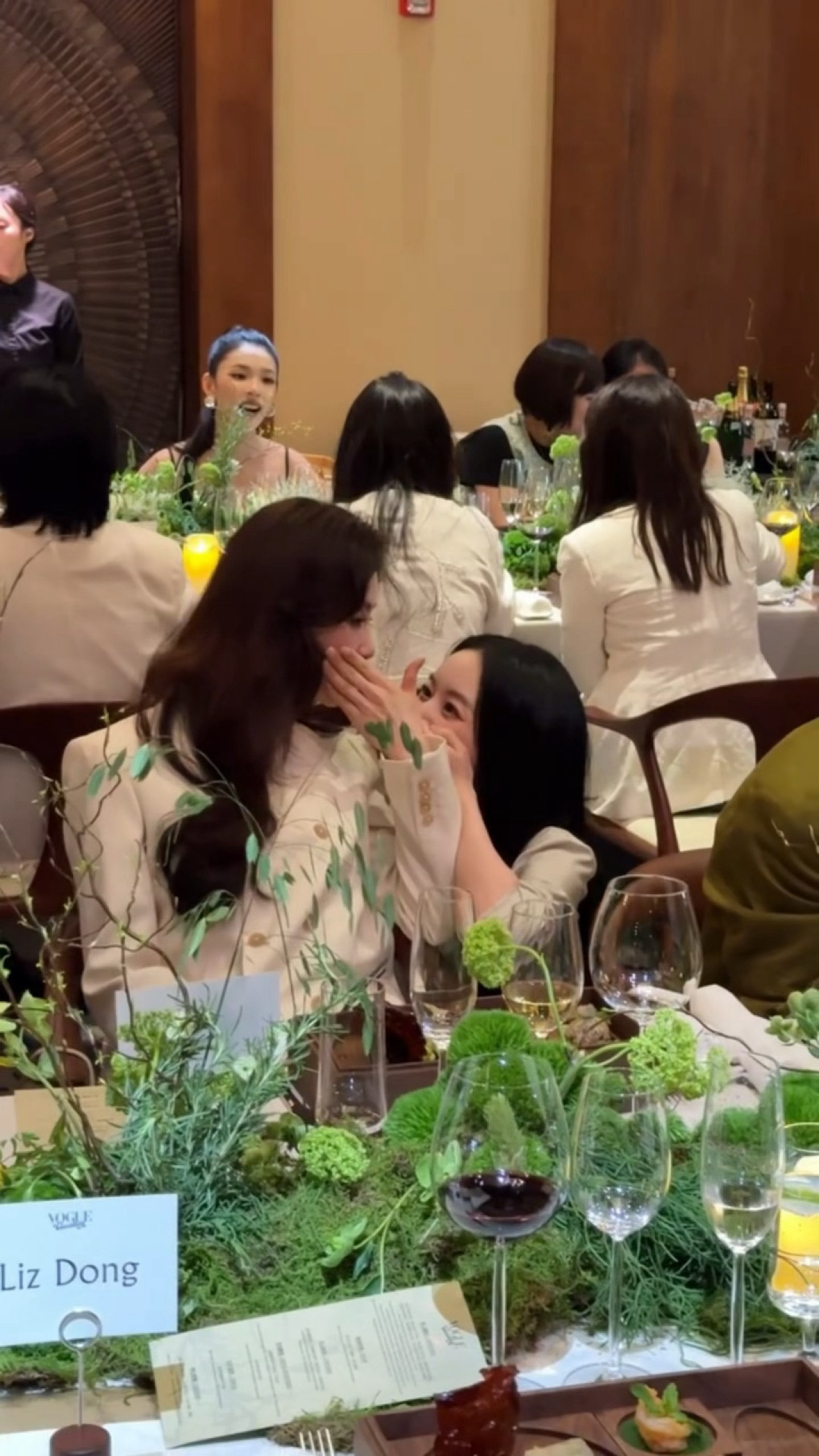 姐姐姐姐你们今晚还回家吗刘诗诗郭晓婷又在贴脸热聊
