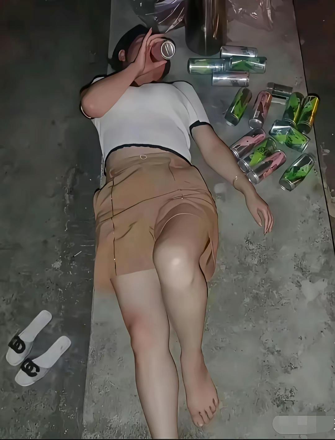 成年人的崩溃，都藏在深夜的酒里——谁不是把自由卖了，换成了柴米油盐？敬所有在生活