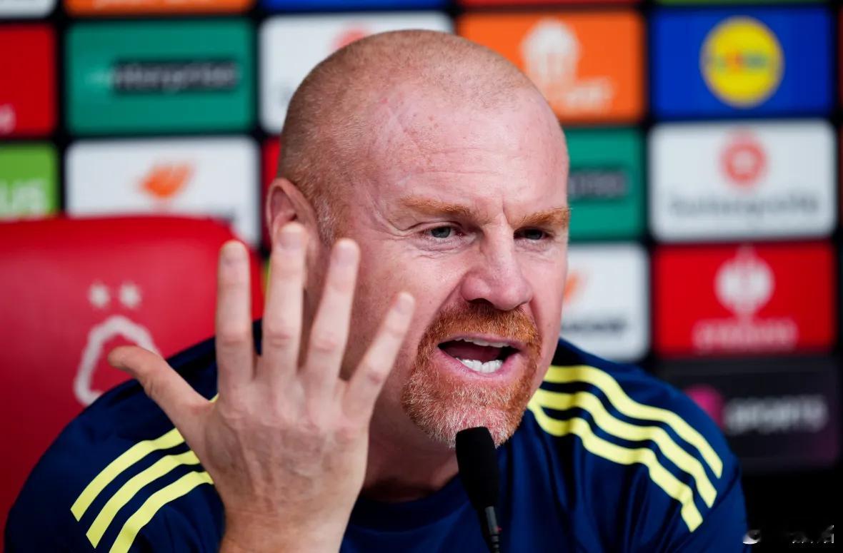 诺丁汉森林vs曼联肖恩-戴奇从埃弗顿下课后没活儿干的时候,偶尔在电视台评球,他