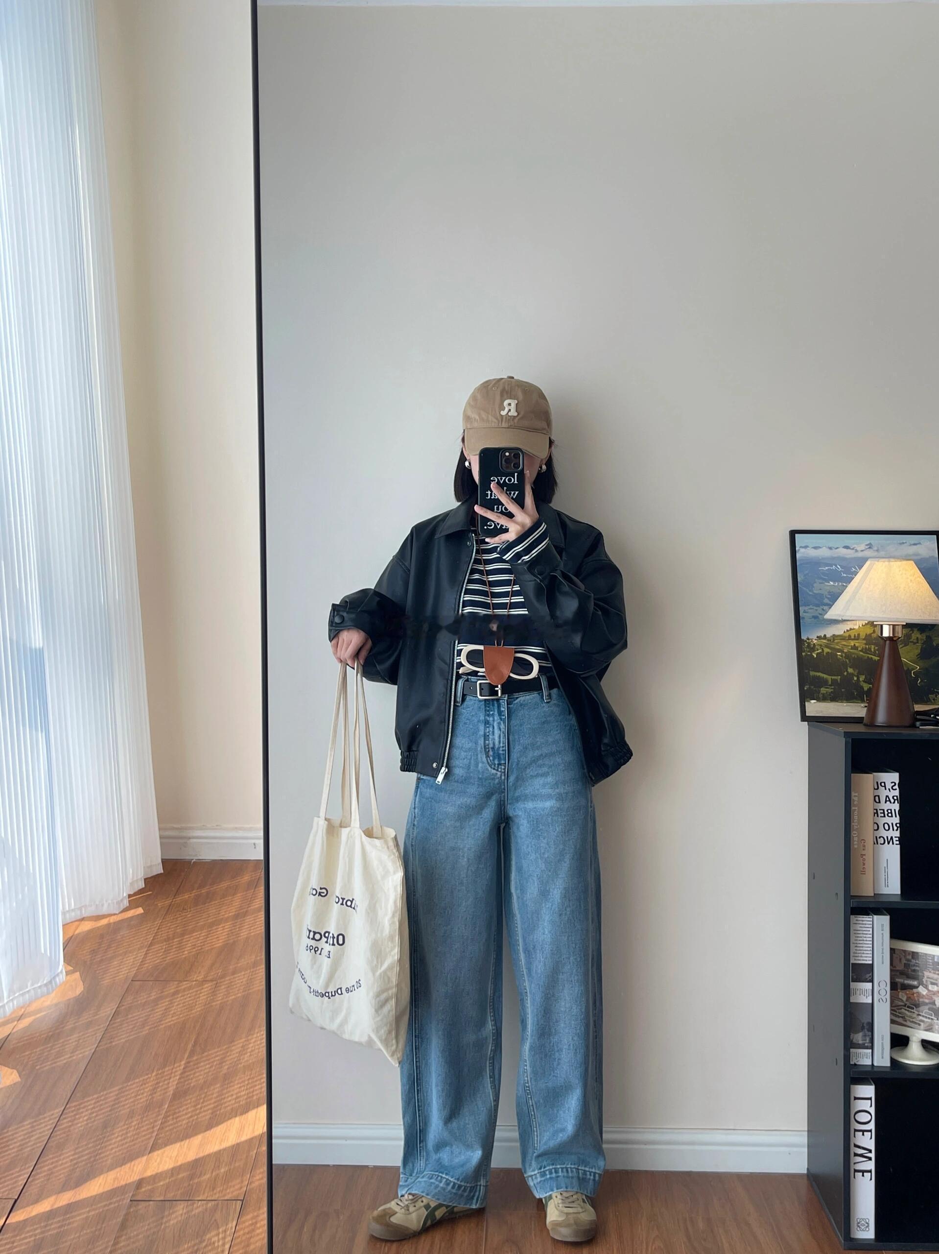 谁穿谁爱的复古休闲风，这套我锁死了！上衣：黑白条纹长袖（软乎乎的质感，单穿内搭都