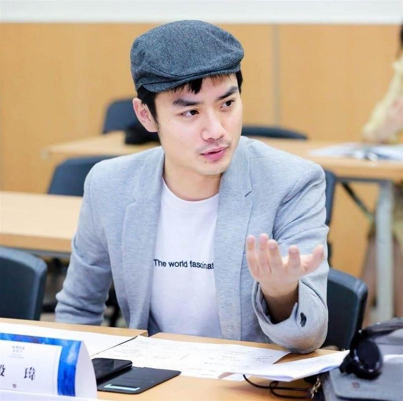 蒋万安核心幕僚殷玮爆红，昨晚首上TVBS战情室火力全开大战高嘉瑜!看这气势，蓝绿
