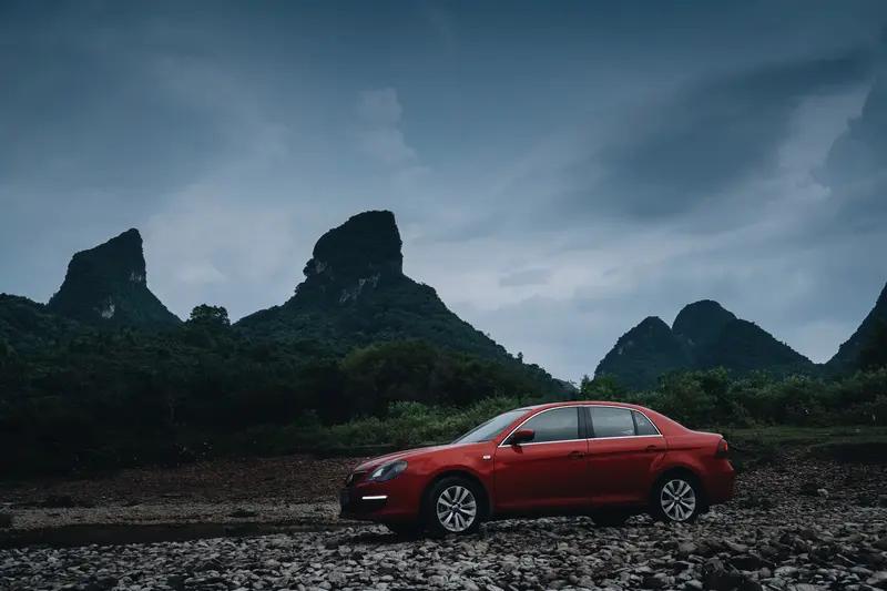 朗逸PLUS和宝来都是10-15万级家用轿车里的热门选手。这俩是同平台的姊妹