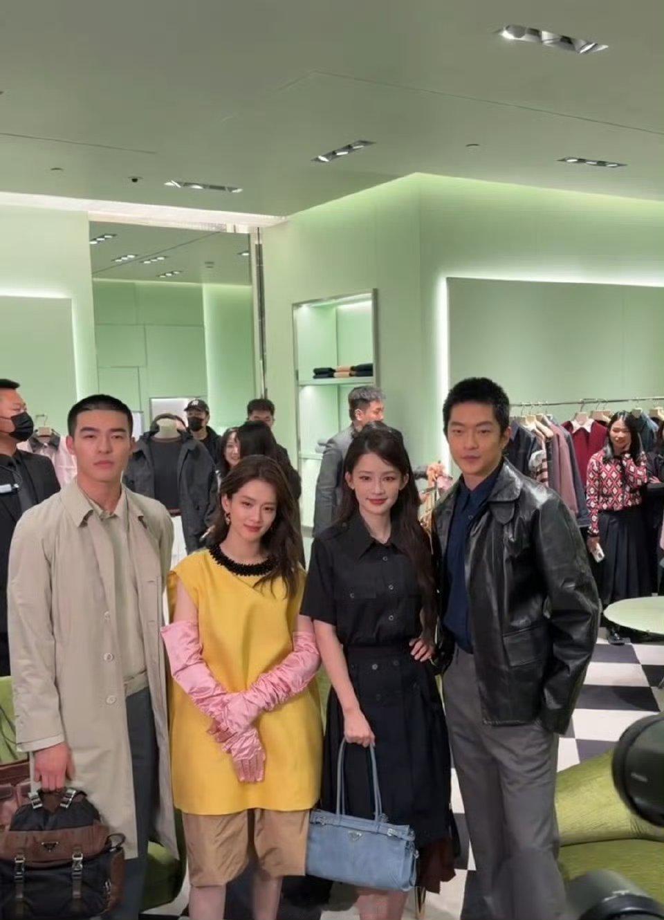 李沁陈昊宇成都活动同框，两位同框了我天呐！