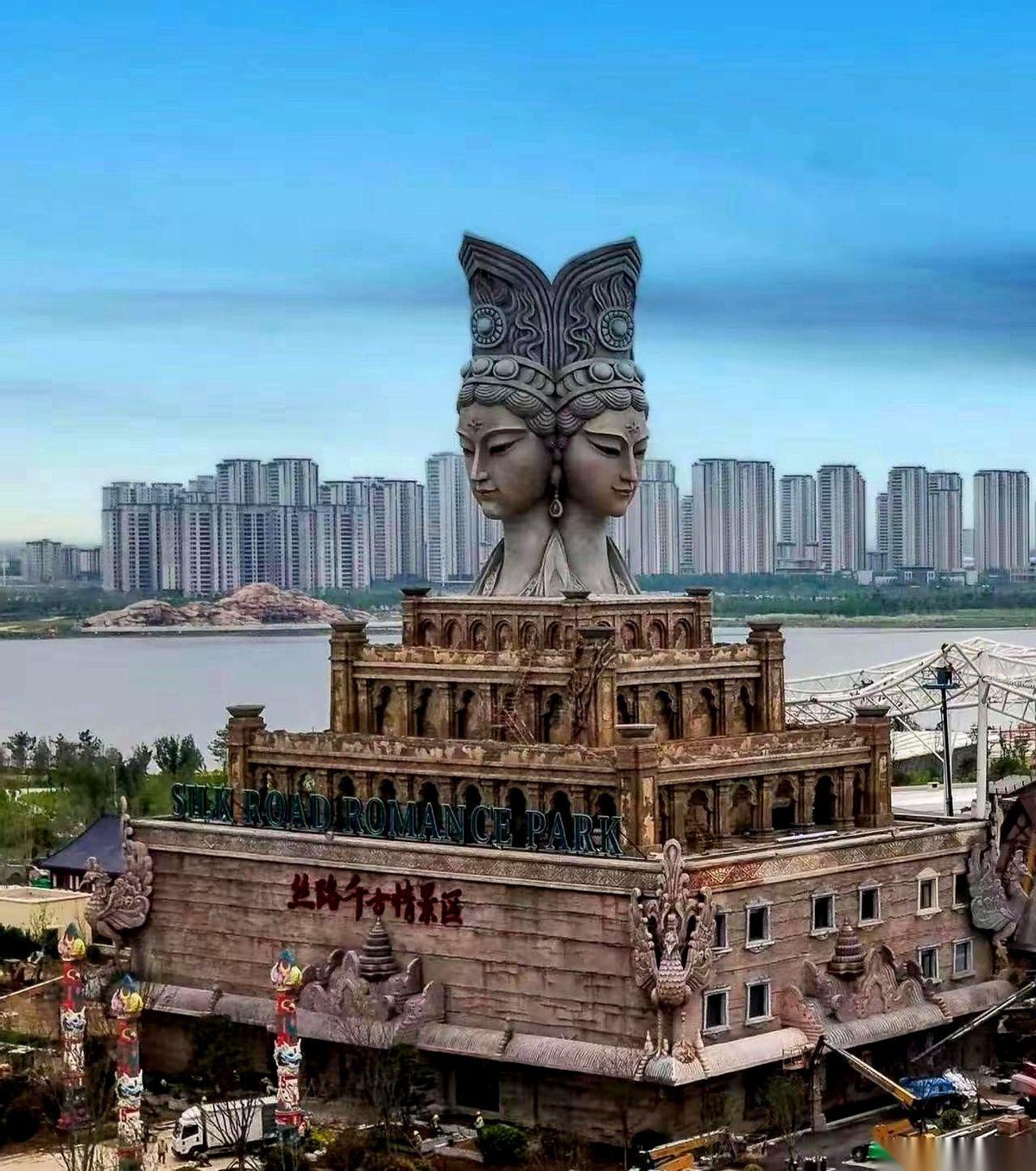 投资13个亿，在青岛上合示范区平地起高楼。6月26日，“青岛宋城丝路千古情”正式