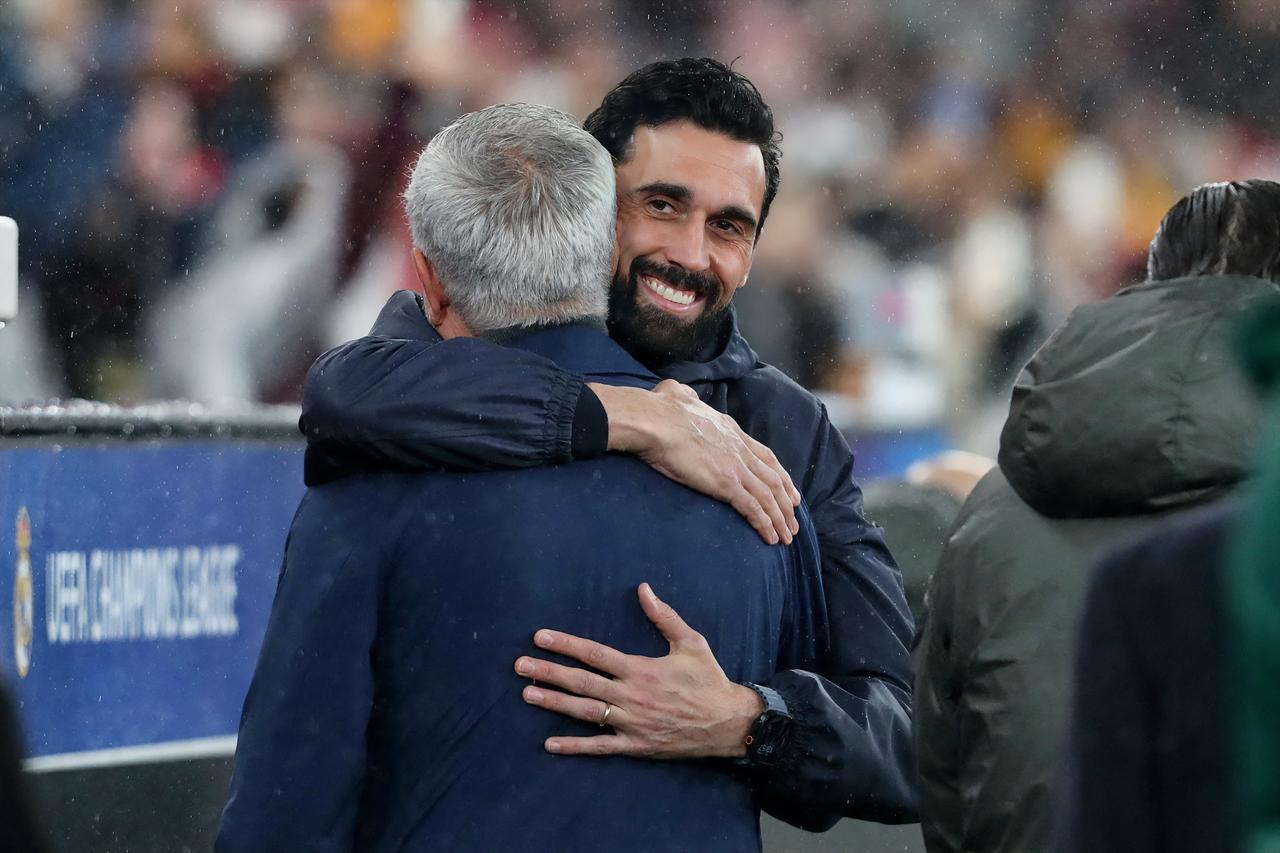 穆里尼奥：老佛爷，我这又一次在你面前证明了我自己的业务能力？？？弗洛伦蒂诺：阿