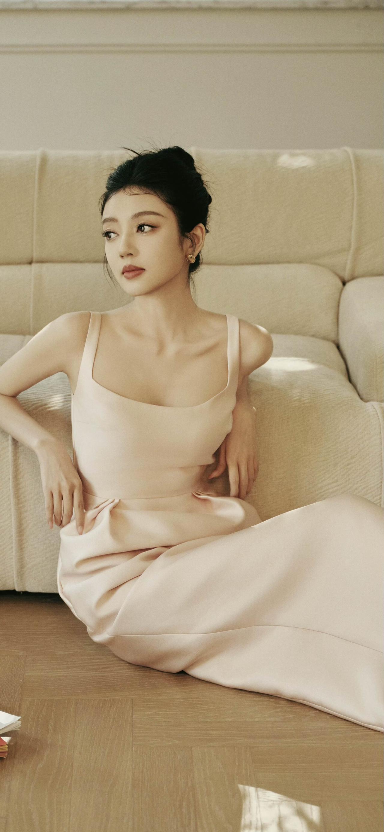 美女壁纸-第5877期-何瑞贤