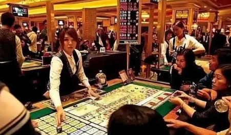澳门有趣的地方在于：如果你在赌场赢了2000万，想要转身离开，当然可以，但是在离