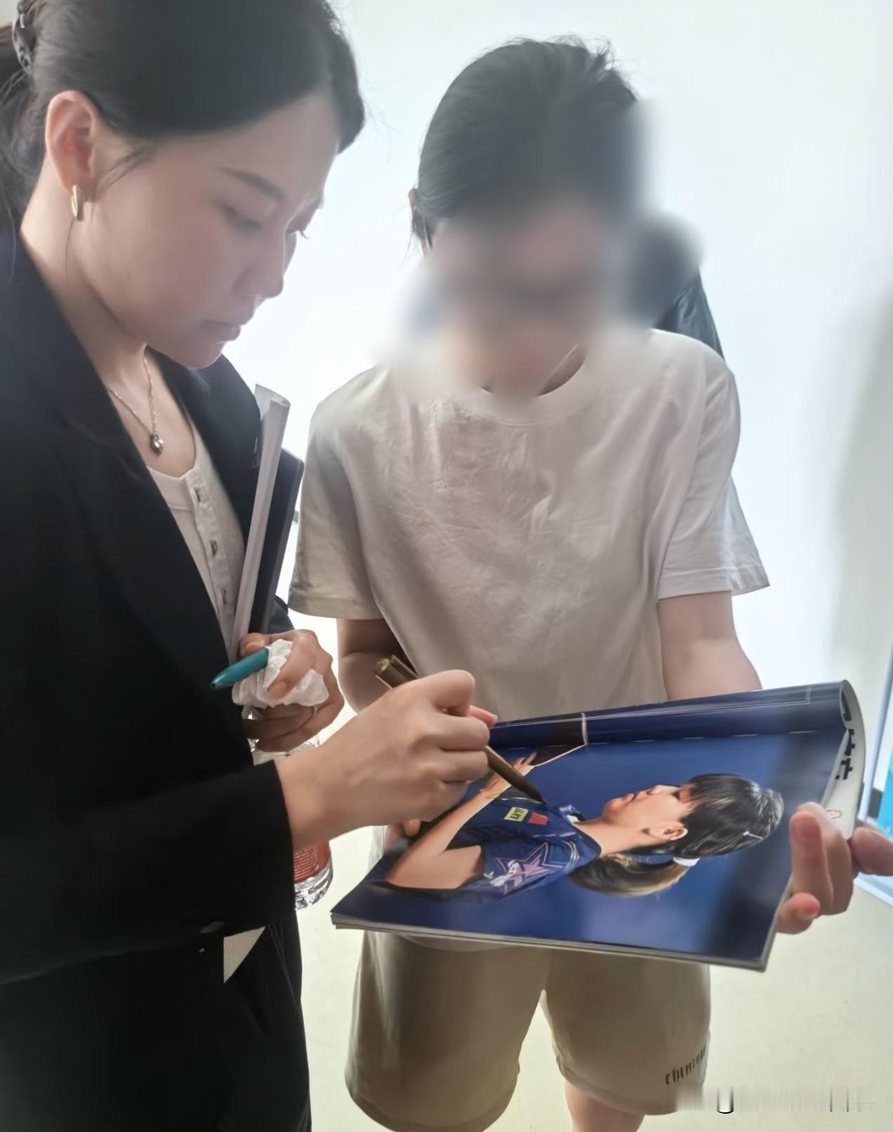 陈幸同回成都体育学院进行论文开题答辩，24年巴奥后入学，不知不觉已两年，这次开题