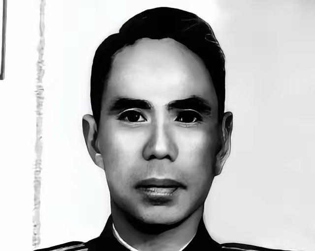 军统史上最致命的叛徒，叫李开峰。他不是带走一份情报，他是直接拔掉了整个情报网的电