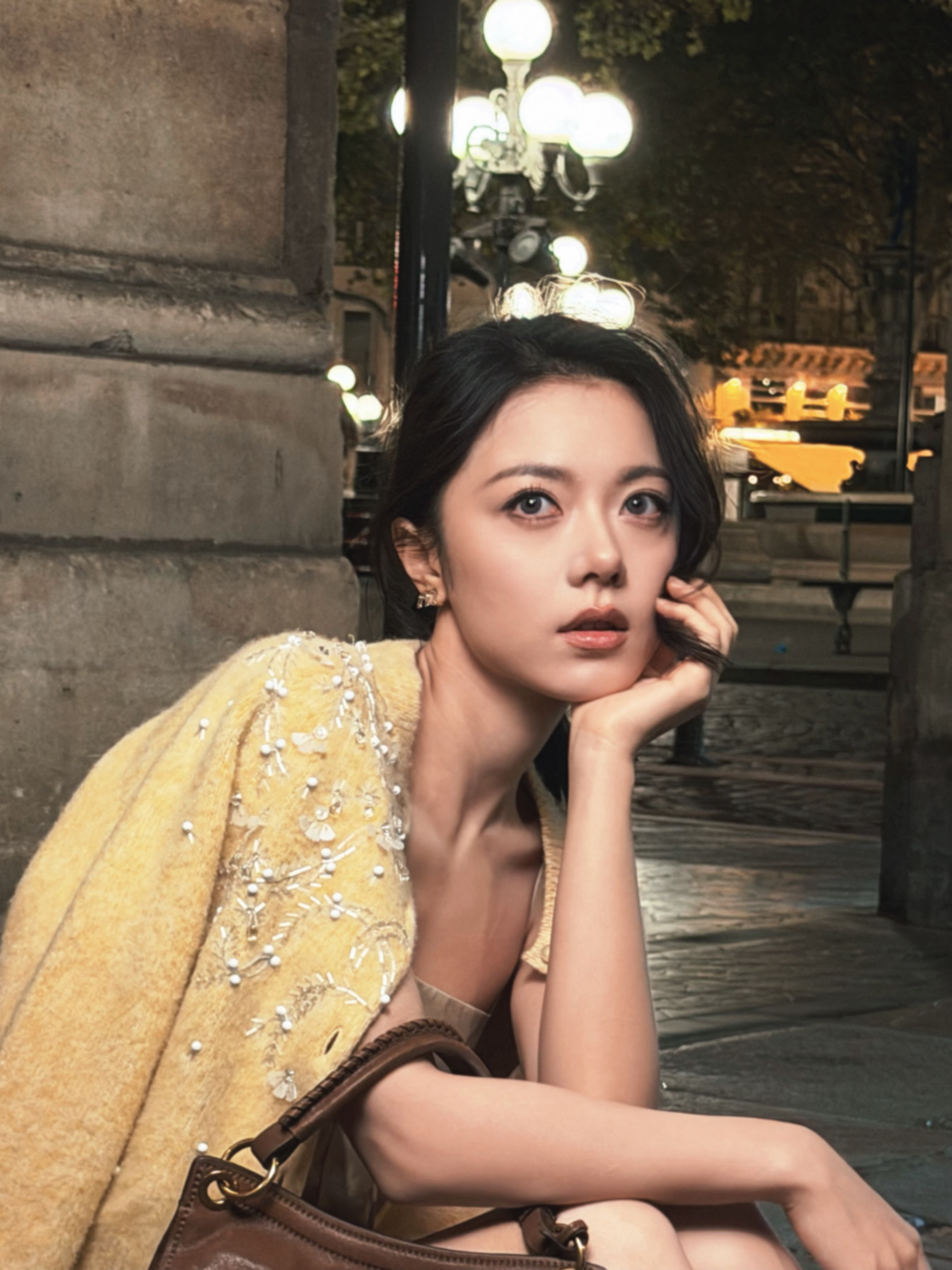 赵今麦完全富家千金麦麦这气质，简直就是从油画里走出来的富家千金​​​